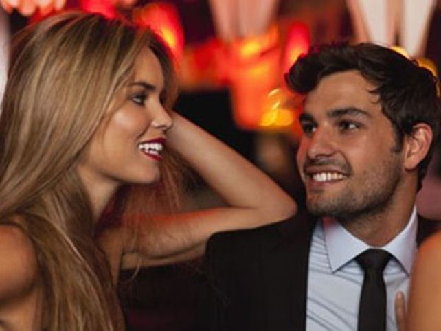 Diez señales para darse cuenta que una mujer está tirando onda