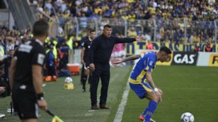 Jorge Almirón se inclinaría por Enzo Copetti y haría otras variantes en el mediocampo