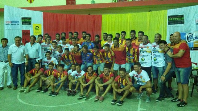 Presentación. Anoche se realizó la presentación del plantel de Neuquén que mañana saldrá a jugar el Torneo Federal C.&nbsp;
