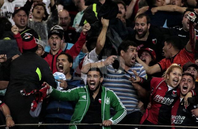 El mundo del fútbol y el deporte saluda a Colón