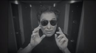 Andrés Calamaro se sumó al disco de colaboraciones de Miranda! interpretando Tu misterioso alguien.