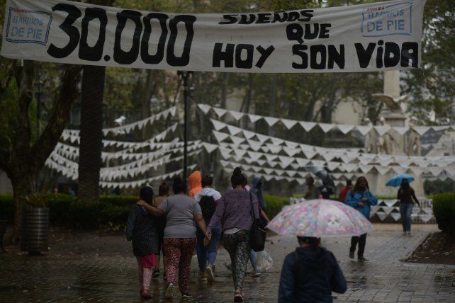 La lluvia no impidió la movilización hasta el Parque Nacional a la Bandera.