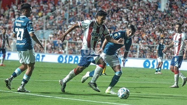 El minuto a minuto del partido entre Unión y Racing en Santa Fe El minuto a minuto del partido entre Unión y Racing en Santa Fe