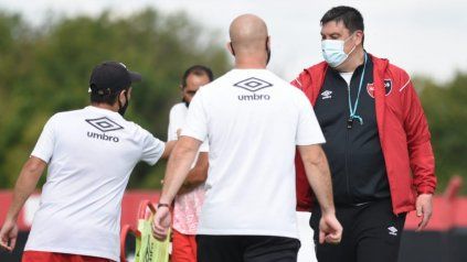 Burgos se mostró activo en el primer entrenamiento en Bella Vista. Trabajará contrarreloj para el partido ante Unión.