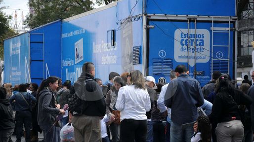 En el camión fábrica harán unos 5.000 DNI en diez días