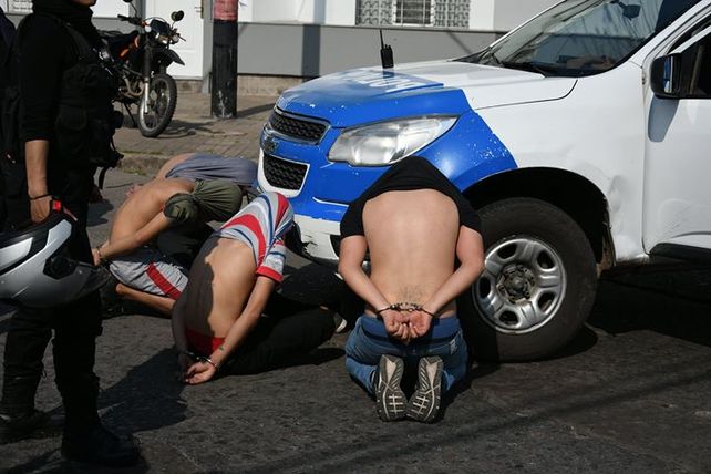 Cinco jóvenes fueron detenidos luego de un robo y persecución