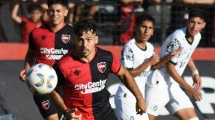 Jeremías Pérez Tica fue titular en Newells.