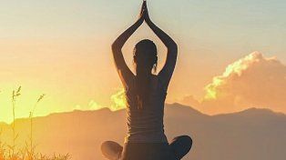 El yoga. Ofrece un remanso de calma. Puede aliviar la ansiedad y contribuir al bienestar mental.&nbsp;