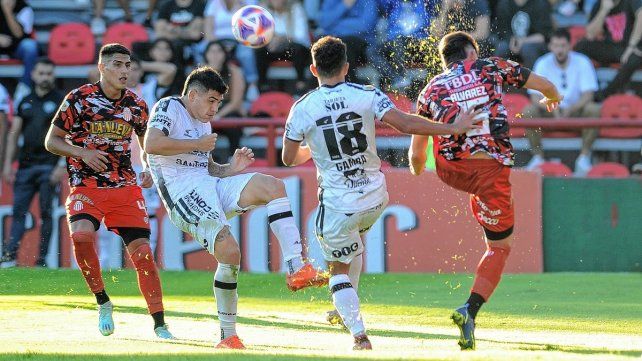 Barracas Central rescató un empate ante Central Córdoba