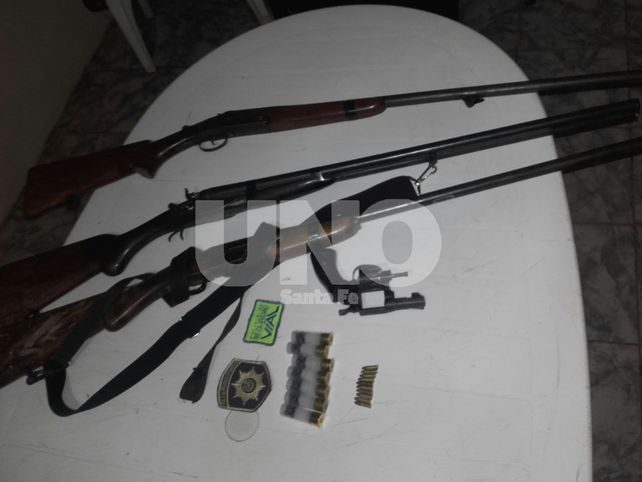 Secuestraron en Logroño tres escopetas, cartuchos, un revólver y balas en un chequeo policial