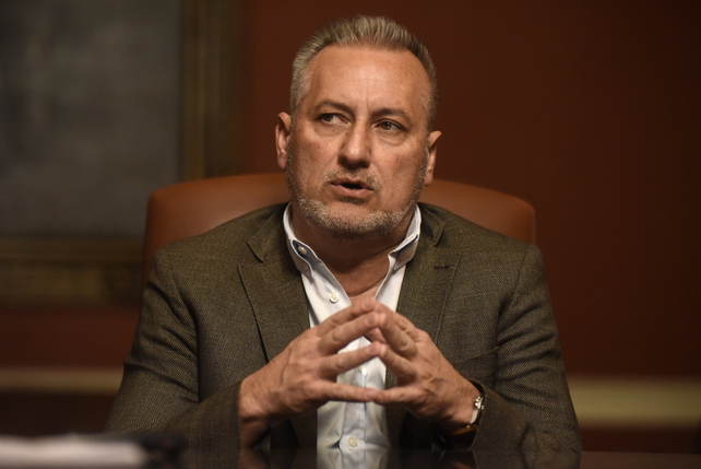 Según el senador