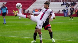 El cerebro de Newells fue Ever Banega. Tuvo dos remates de zurda en el travesaño en la victoria sobre Barracas Central.