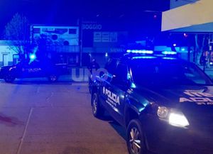 Asaltaron un reconocido drugstore de B° Barranquitas: amenazaron a clientes y escaparon con $250.000 y una computadora