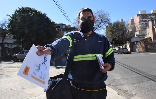 Desde hace 25 años Hernán Arana trabaja en el Correo Argentino