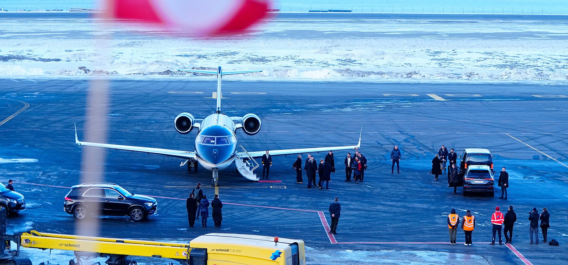 La primera ministra danesa, Mette Frederiksen, es recibida por el presidente del gobierno de Groenlandia, Jens-Frederik Nielsen, a su llegada a Nuuk, el viernes 23 de enero de 2026. (Mads Claus Rasmussen/Ritzau Scanpix vía AP) La primera ministra danesa, Mette Frederiksen, es recibida por el presidente del gobierno de Groenlandia, Jens-Frederik Nielsen, a su llegada a Nuuk, el viernes 23 de enero de 2026. (Mads Claus Rasmussen/Ritzau Scanpix vía AP)