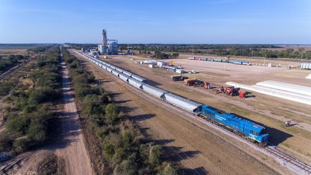 Acceso. El desvío permite al Belgrano Cargas ingresar a la planta.
