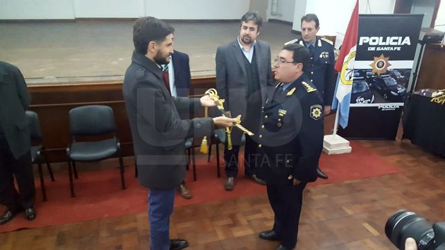 Entrega de sables a los directores generales de la Policía de Santa Fe