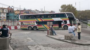 Paro de colectivos: el gobierno denunció connivencia entre los choferes y las empresas