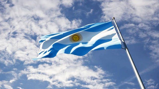 El acto del 25 de mayo será en Avenida Ejército con desfile cívico - militar y el Te Deum en la Catedral de Paraná. Habrá desvíos de Tránsito y restricciones de estacionamiento