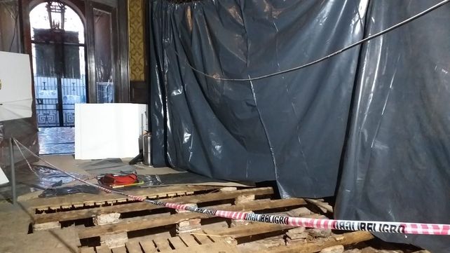 Inician excavaciones para buscar restos arqueológicos en el hall central del Museo Estévez