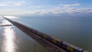 En octubre de 2021 y luego de cuatro años de inactividad, volvió a pasar la primera formación de trenes sobre la laguna La Picasa.