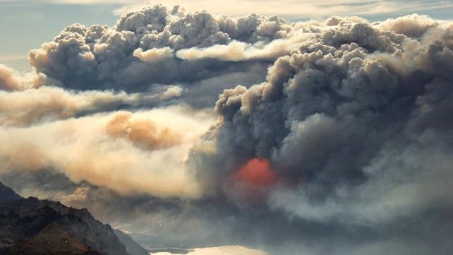 Impresionante. Vista aérea del foco en Cholila