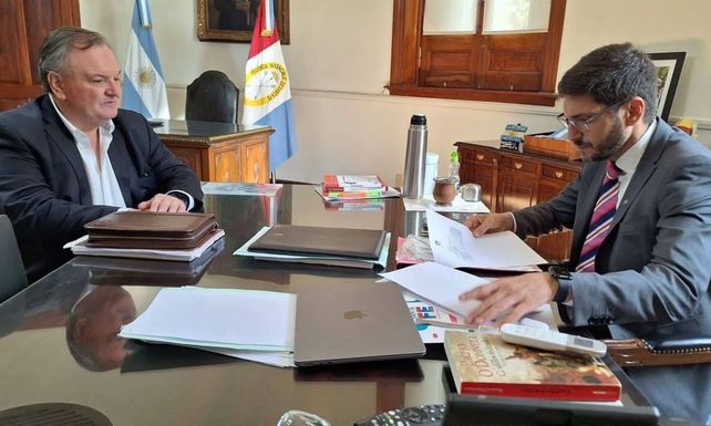 Michlig y González acercaron apoyos institucionales en Huanqueros, La Cabral, Santurce, Soledad y La Clara Michlig y González acercaron apoyos institucionales en Huanqueros, La Cabral, Santurce, Soledad y La Clara