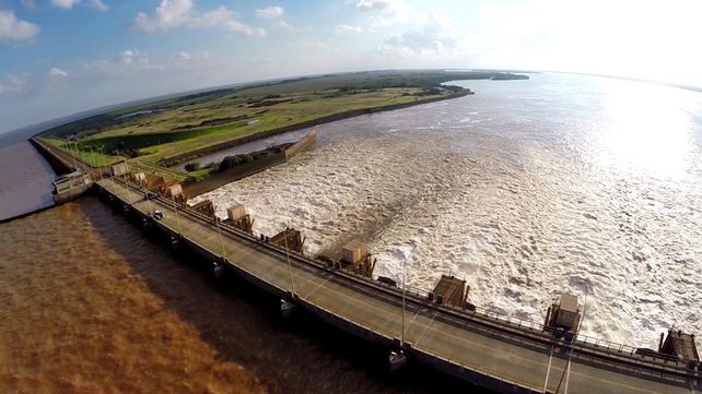 La Entidad Binacional Yacyretá (EBY) advirtió que hasta marzo se prevén aguas altas en el río Paraná por la corriente de El Niño