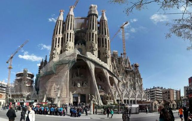 Imponente. La fachada de la Pasión incluirá un monumento a Gaudí.