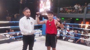 Nicolás Rodríguez de Colón fue uno de los ganadores en la noche de box bajo las estrellas