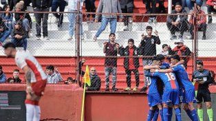 Tigre dio el golpe, venció como visitante a Huracán 2-0 y le sacó el invicto al Globo.