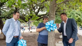 Recuerdo. El intendente Raimundo estuvo en el Bosquecillo de la Memoria.