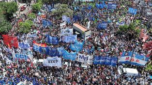 Paritarias. Los gremios vienen cerrando acuerdos por suma fija para intentar recuperar el salario.