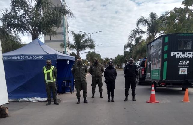 Blindaje de Seguridad las 24 horas en el ingreso principal de la ciudad de Villa Ocampo.