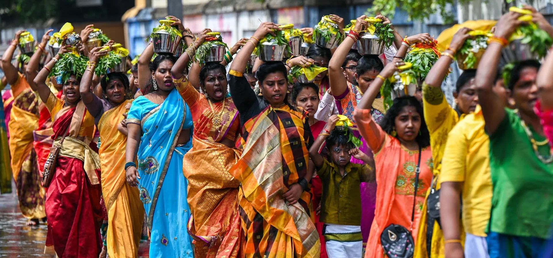 Los fieles hindúes participan en un festival anual en el templo de Vishnu, Colombo, Sri Lanka. Fotografía: Ishara S Kodikara/AFP/Getty Images