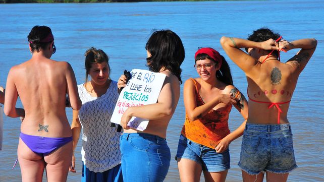 Que el río se lleve tus prejuicios, el pedido del Tetazo paranaense