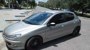 Tres detenidos y un auto secuestrado en operativos de la Policía de Seguridad Vial