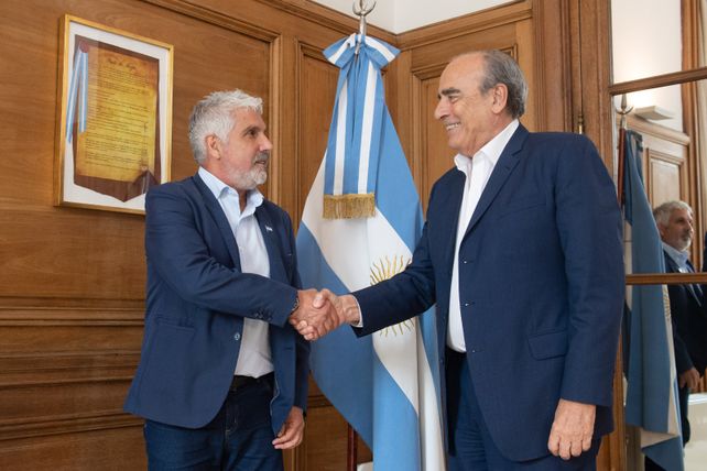 Berti y Francos dialogaron sobre la necesidad de avanzar en la reglamentación aduanera que permita a la Zona Franca generar productos industriales para exportación.