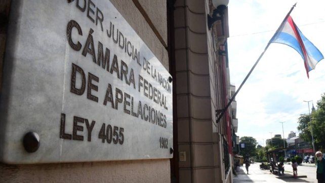 Confirmaron el procesamiento de dos comerciantes por transportar indumentaria trucha