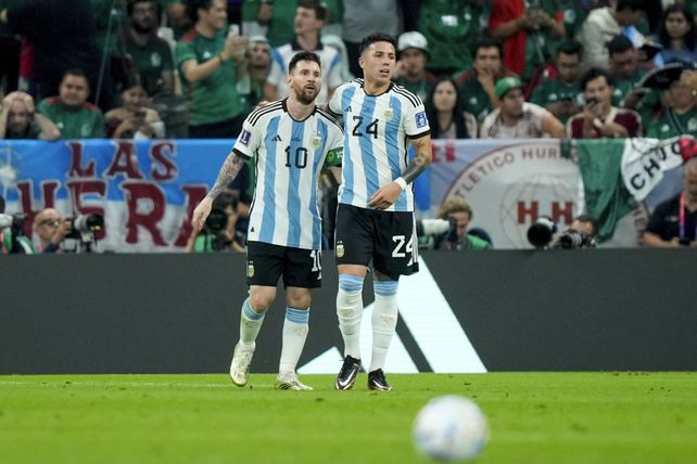 Messi y Fernández marcaron los goles del triunfo ante México.