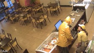 Una cámara registró el violento robo a una heladería de Ovidio Lagos y 27 de Febrero