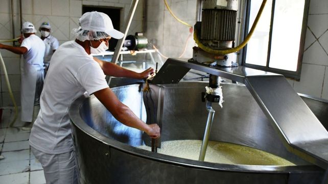 Abril será un mes difícil para la industria láctea