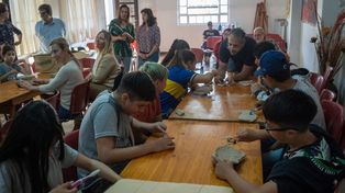El taller sobre Limpieza, preparación y registro de fósiles entusiasmó a niños y niñas firmatenses.