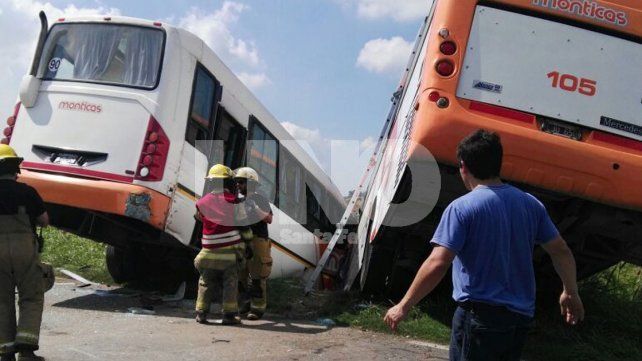 Santa Fe: Ya son 13 los muertos en el choque de micros en la ruta 33