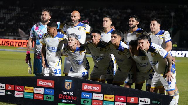 Los once de Central que salieron a jugar desde el inicio en cancha de Platense. Uno de ellos está al límite de amarillas.