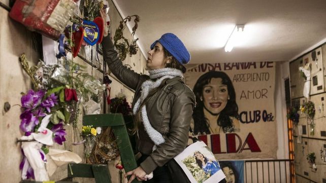 Santa Gilda: la historia de la cantante popular a la que hoy le adjudican milagros
