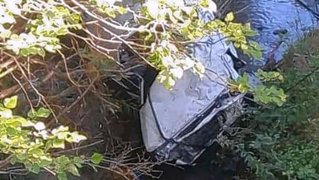 En Santa Elena un auto cayó de un puente y hay un fallecido