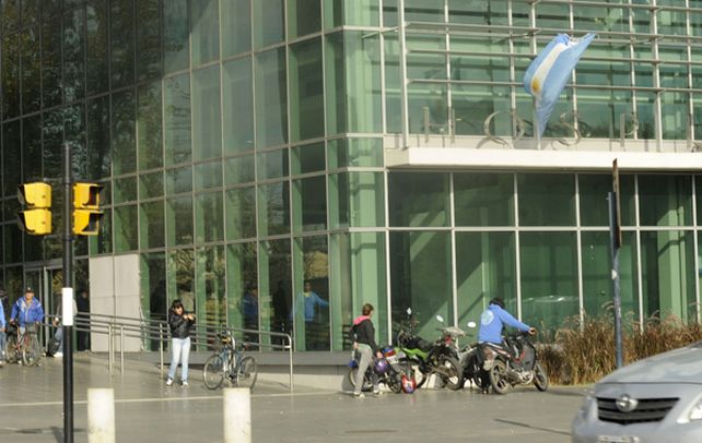 HECA. La víctima murió minutos después de llegar al Hospital Clemente Alvarez.