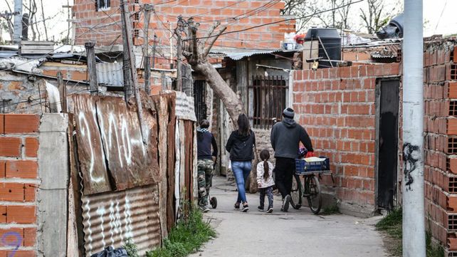 Al 92% de los más de 119 barrios populares de la ciudad no llega un servicio tan elemental como el agua.