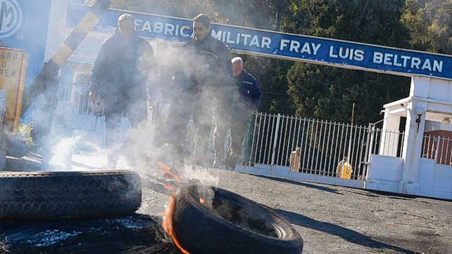 En llamas. El conflicto en Fabrica Militar fue uno de los detonantes.